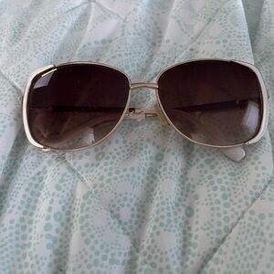Stylish Gold Sunglasses